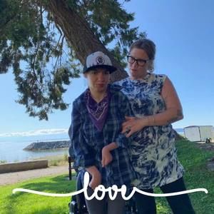 Meet your Posher, Maxine